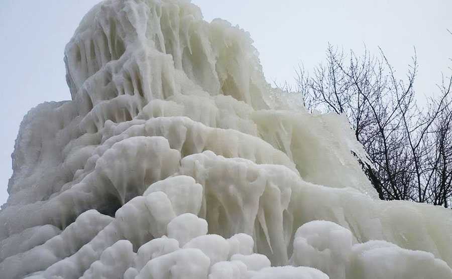 Nyíregyházi jégvarázs: ez most az ország legmagasabb jégszobra