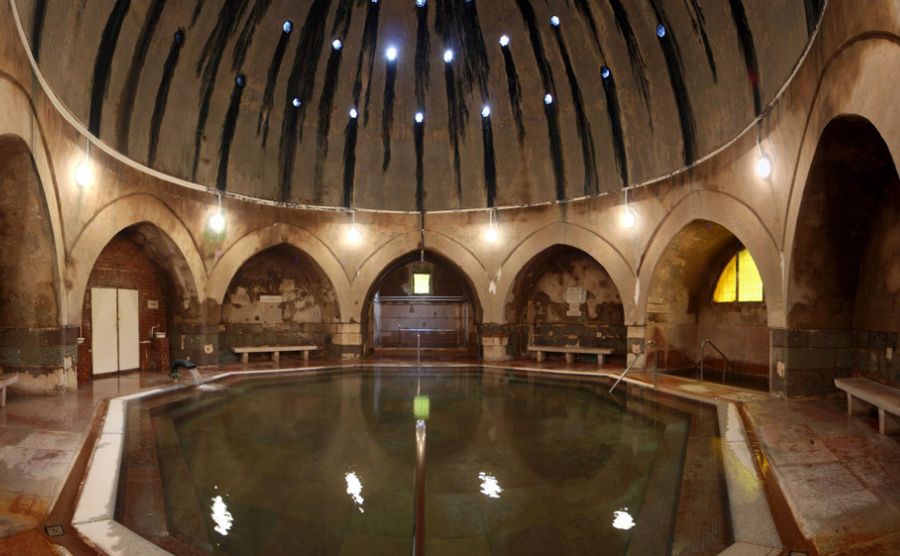 450 éves a Király fürdő