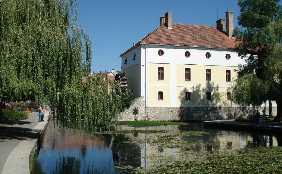 Tapolca: a nyugalom szigete