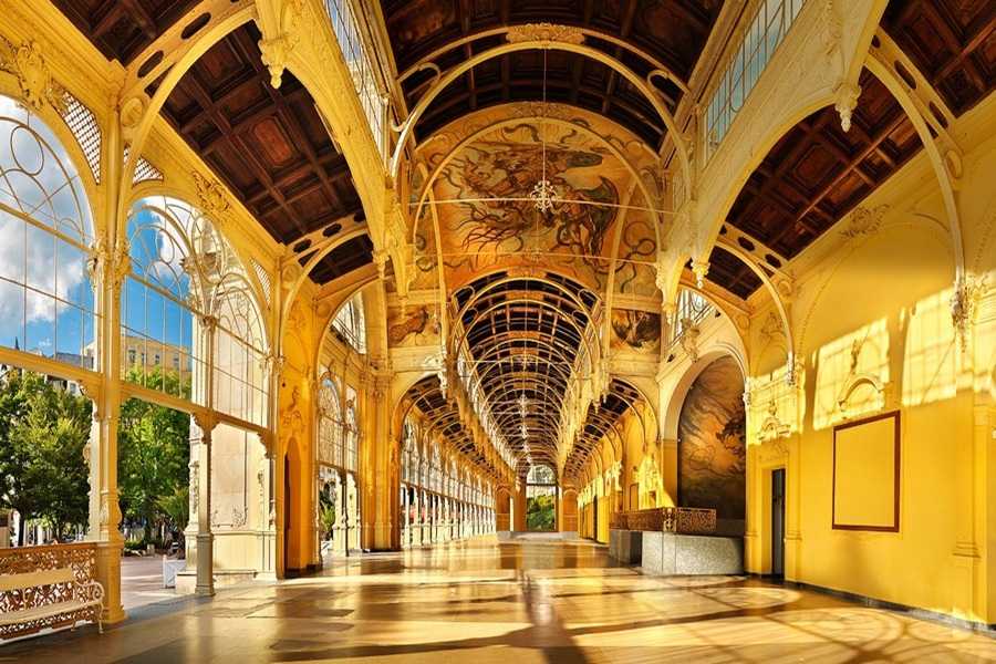 A császár új fürdőruhája, avagy így fürdőztek a királyok és hercegek