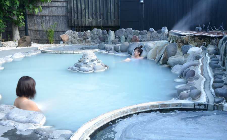 A meztelen fürdőzés szigorú etikettje: ilyen a japán hagyomány