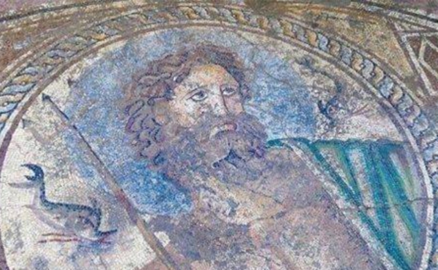 Gyönyörű mozaikot rejtett a római fürdő