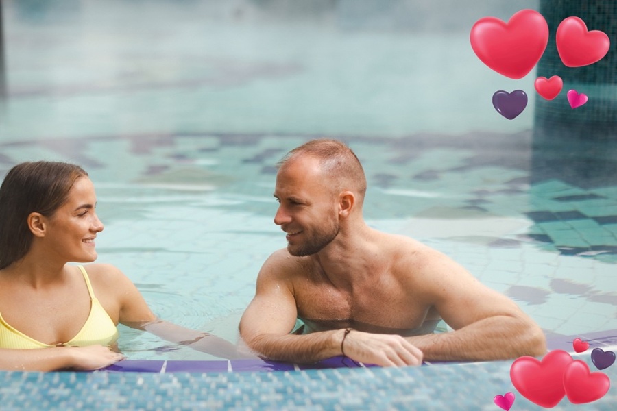 Valentin-napi éjszakai fürdőzés Sárváron