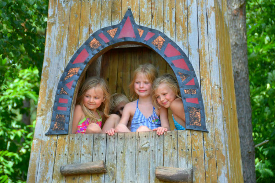 Kristály Torony gyermeknap Zabszalma koncerttel