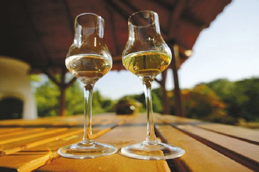 V. Mórahalmi Pálinka- és Párlatverseny Tepertőfesztivállal V. Mórahalmi Pálinka- és Párlatverseny Tepertőfesztivállal