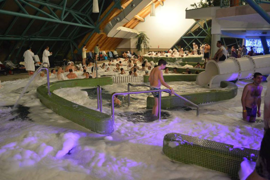 Gyertyafényes Valentin Napi Fürdőzés a Thermal Spa Tamásiban Gyertyafényes Valentin Napi Fürdőzés a Thermal Spa Tamásiban