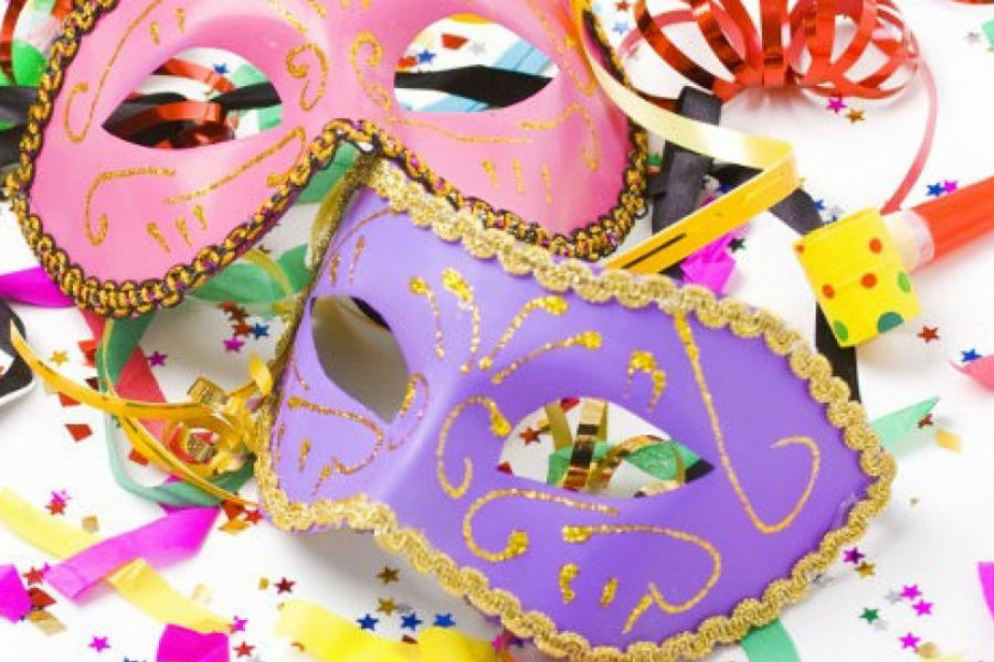 Farsangos-játékos február