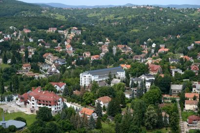 Lélegzetelállító képek: így néz ki a miskolctapolcai fürdő egy helikopterről