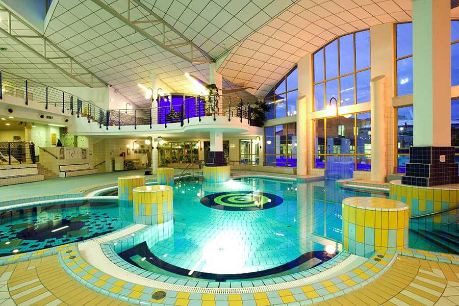 Fedett fürdők, ahol egész évben csobbanhatunk