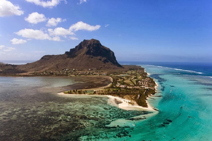 Valóság vagy illúzió? Csodálatos látvány a víz alatti vízesés Valóság vagy illúzió? Csodálatos látvány a víz alatti vízesés