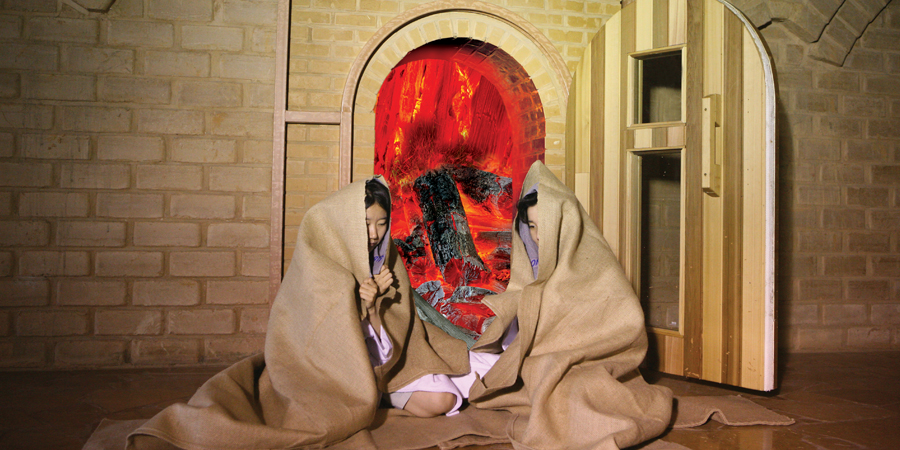 A szaunázás legfurább módja: talpig ruhában A szaunázás legfurább módja: talpig ruhában