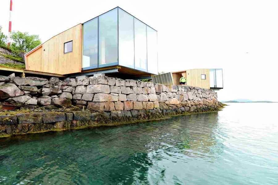 Képeken a leghihetetlenebb vízparti házak