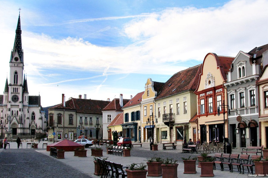 Kiránduljunk és csobbanjuk az Őrségtől a Fertő-tóig Kiránduljunk és csobbanjuk az Őrségtől a Fertő-tóig