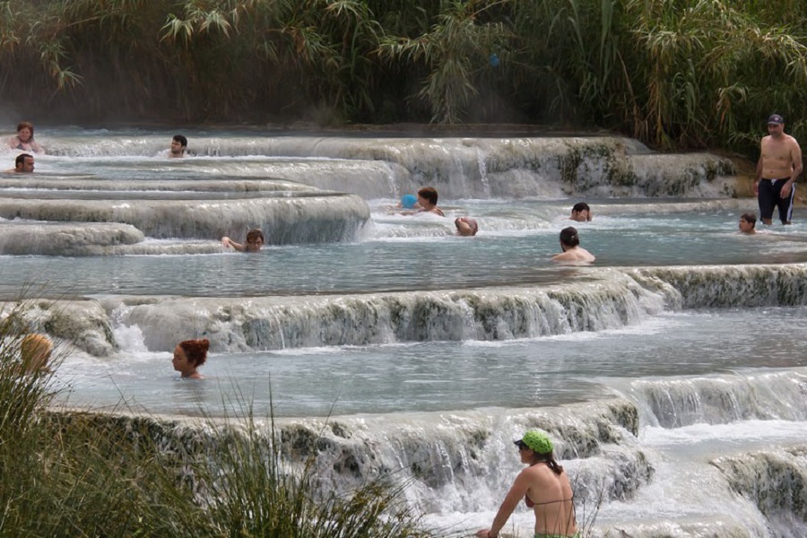 Nyolc különleges fürdő a nagyvilágból Nyolc különleges fürdő a nagyvilágból