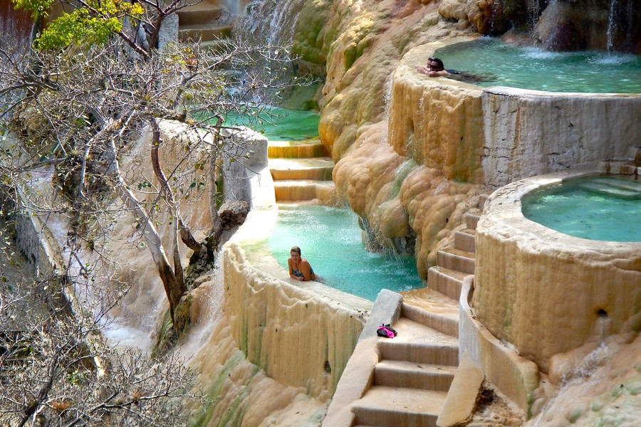Nyolc különleges fürdő a nagyvilágból Nyolc különleges fürdő a nagyvilágból