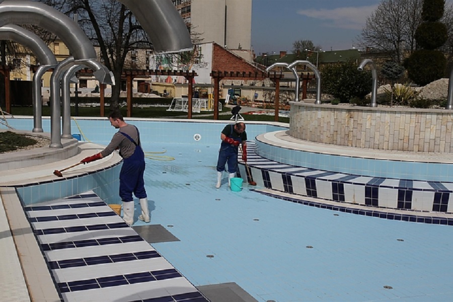 Megújult a miskolci fürdő, csütörtökön nyitnak