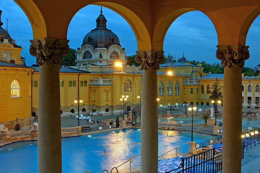 Időutazás Budapest legszebb fürdőiben 
