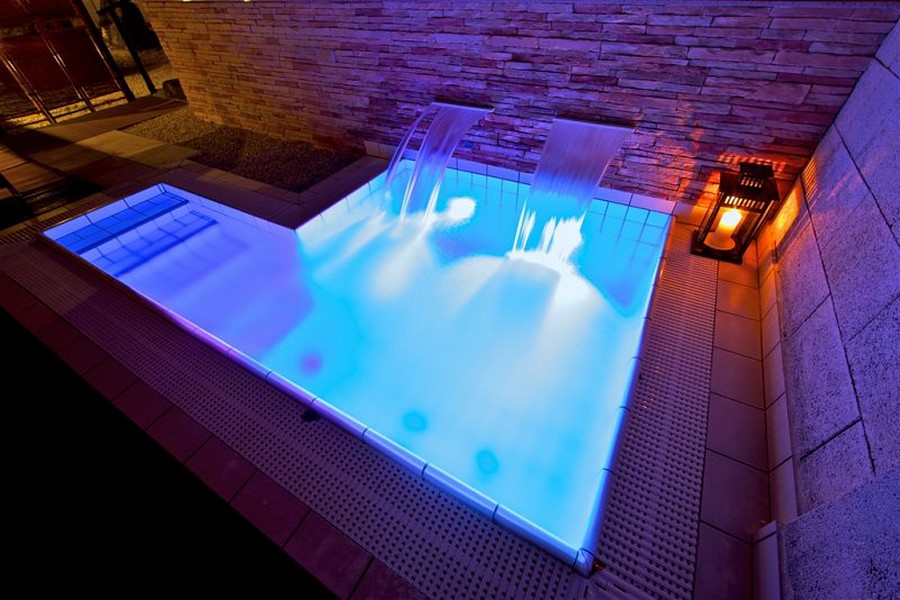 Családi fürdőzés pozsonyi városnézés mellé Családi fürdőzés pozsonyi városnézés mellé