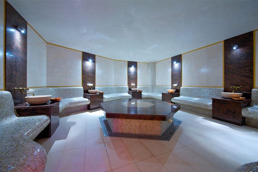 Családi fürdőzés pozsonyi városnézés mellé Családi fürdőzés pozsonyi városnézés mellé