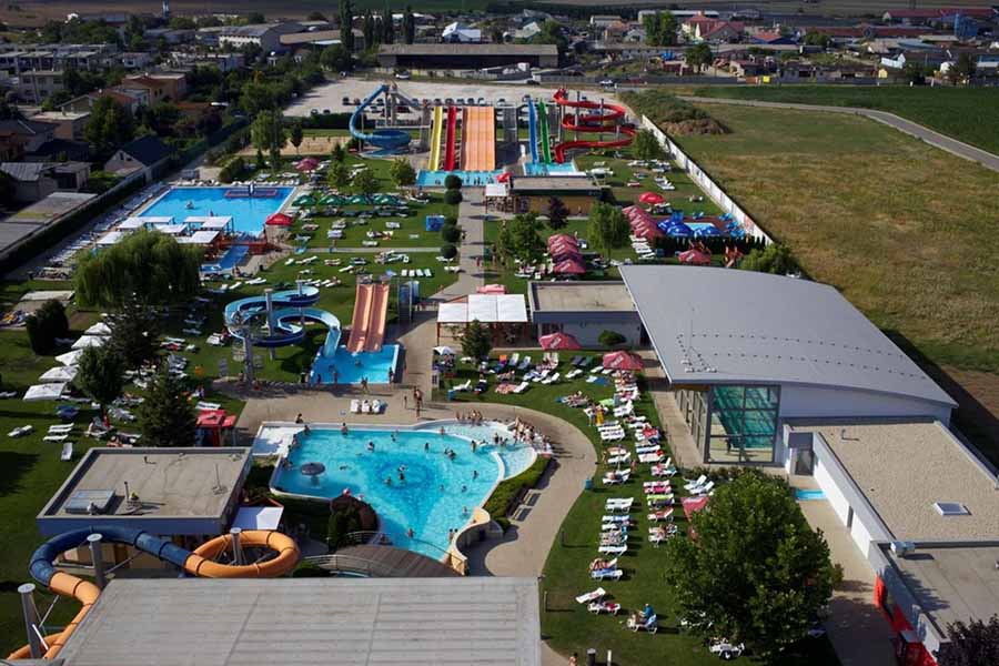 Családi fürdőzés pozsonyi városnézés mellé Családi fürdőzés pozsonyi városnézés mellé