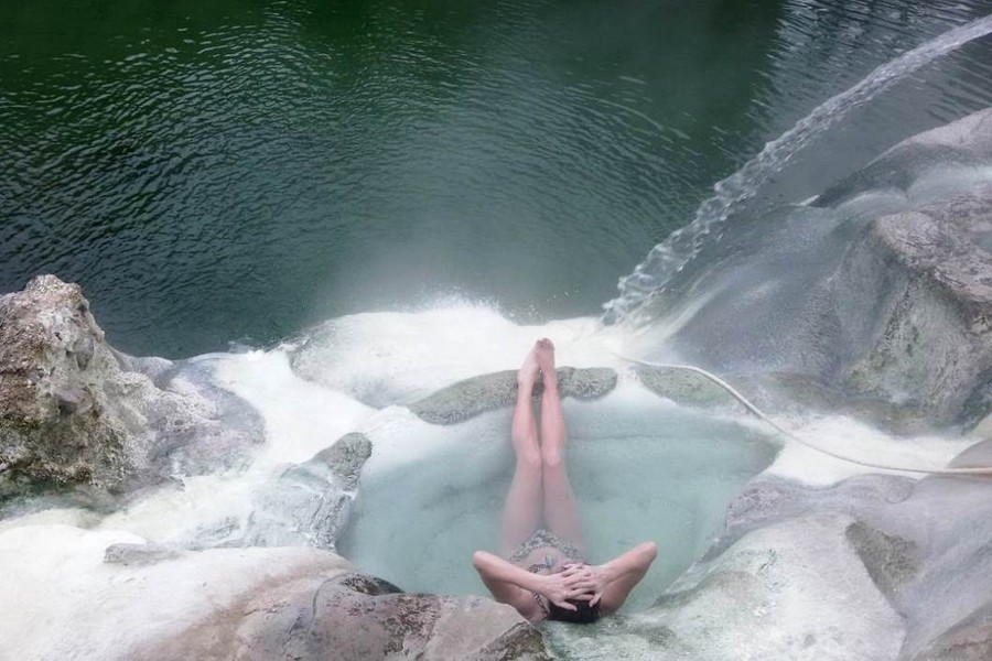 Csodatévő romantikus gyógyforrás Toszkána dombjai között