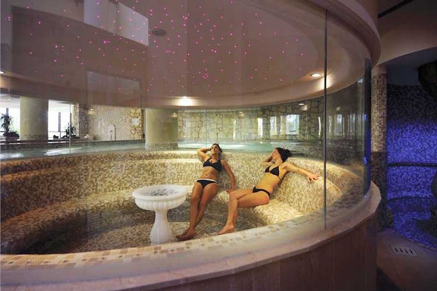 Csodatévő romantikus gyógyforrás Toszkána dombjai között