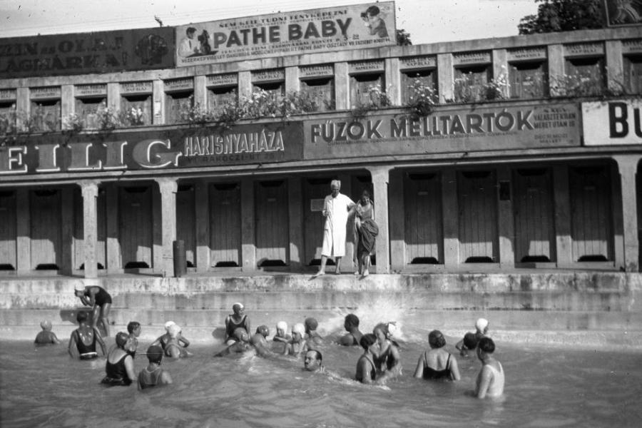 Retró: így fürdőztek Budán a múlt században